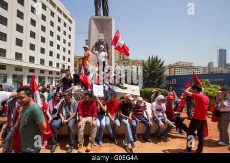 Beirut,Lebanon. 1st May 2016 . Members of the Lebanese communist party and trade unionists staged a rally in central Beirut to celebrate May may and in support of  national and international workers rights Credit:  amer ghazzal/Alamy Live News Stock Photo