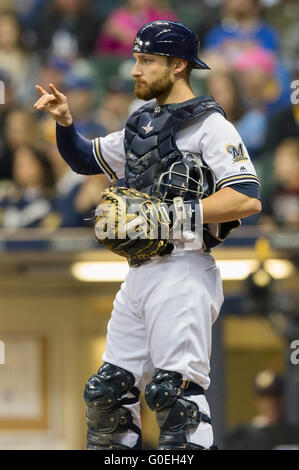 Milwaukee, WI, USA. 30th Apr, 2016. Milwaukee Brewers catcher Jonathan Lucroy #20 during the Major League Baseball game between the Milwaukee Brewers and the Miami Marlins at Miller Park in Milwaukee, WI. John Fisher/CSM/Alamy Live News Stock Photo