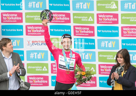 Scarborough, England. 1st May 2016. Nathan Hass (AUS) of Team Dimension Data takes the Howdens King of the Mountains Jersey in the final stage of the Tour De Yorkshire Credit: Dan Cooke/Alamy Live News Stock Photo