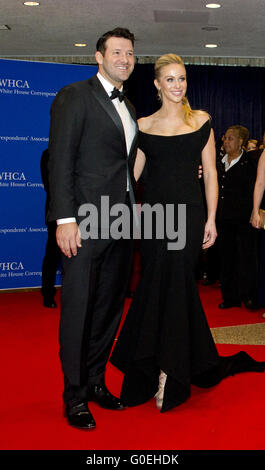 Glendale, AZ, USA. 31st Jan, 2015. Tony Romo, Candice Crawford at arrivals  for DIRECTV's Super Saturday Night Super Bowl Party, DIRECTV Super Fan  Stadium at Pendergast Family Farm, Glendale, AZ January 31