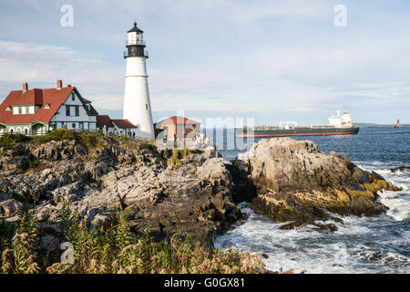 Incoming Traffic at Portland head Lighthouse Stock Photo - Alamy