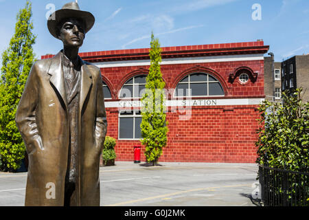 Imre Varga’s statue of Bela Bartok (1881-1945), Hungarian composer, in South Kensington, London, England, UK Stock Photo