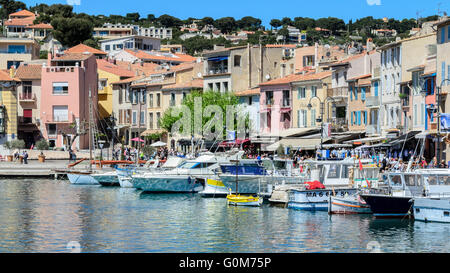 PORT DE CASSIS ET SES BATEAUX, CASSIS, BDR FRANCE 13 Stock Photo