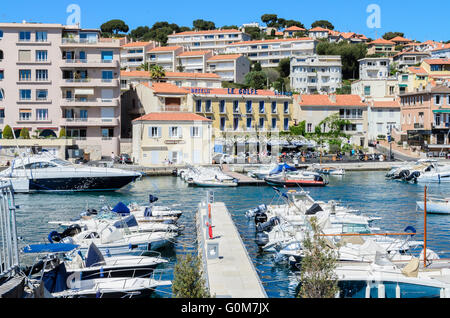 PORT DE CASSIS ET SES BATEAUX, CASSIS, BDR FRANCE 13 Stock Photo