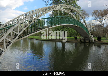 Short walkway across the River Great Ouse in Bedford Stock Photo