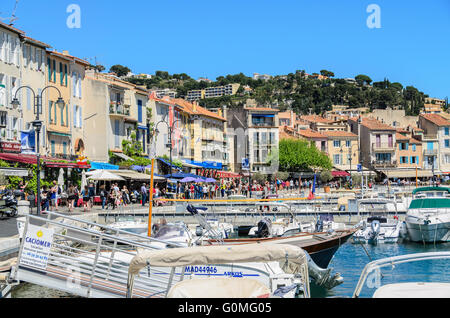 PORT DE CASSIS ET SES BATEAUX, CASSIS, BDR  FRANCE 13 Stock Photo