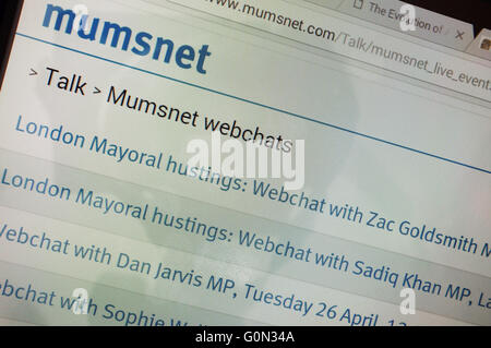 Mumsnet webchats with 2016 London Mayor candidates displayed on the screen of a tablet. Stock Photo