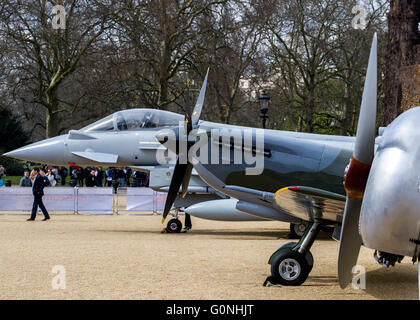 Ahead of the 2018 centenary, the RAF museum displays three iconic aircraft, The WWI Sopwith Snipe, WWII Spitfire and the modern day Eurofighter Typhoon jet, in London’s Horse Guards Parade. The museum is currently preparing for a major revamp at its site in Colindale. RAF fighter pilot and world land speed record holder, Andy Green posed by a Typhoon jet. Green plans to beat his own land speed record using a Eurofighter Typhoon jet engine.  Featuring: View Where: London, United Kingdom When: 01 Apr 2016 Stock Photo