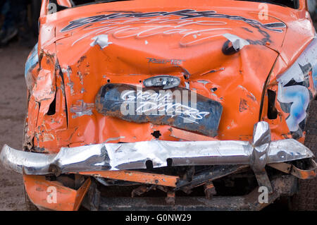 bent old car crashed dented dent crashed panel beater beating scratched accident car cars crashed crash insurance claim claims p Stock Photo