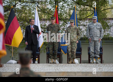 Stuttgart, Germany. 03rd May, 2016. US Secretary of Defense Ashton Carter (L-R), US Marine Corps General Joseph Dunford, US Army General Curtis Scaparrotti, the new commanding officer of US and NATO troups in Europe, and his predecessor, US Air Force General Philip Breedlove, standing on stage during the change in command at the United States European Command (EUCOM), in Stuttgart, Germany, 03 May 2016. Photo: MARIJAN MURAT/dpa/Alamy Live News Stock Photo