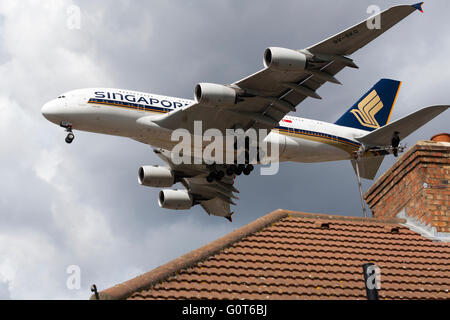 Singapore Airlines Airbus A380-841registration / tail number 9V-SKQ approaching Heathrow airport, London. UK.
