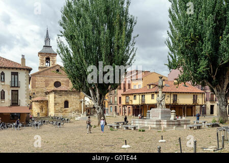 Grain square in the old town of Leon. Church of Santa Maria del Camino in the background. Castilla y Leon, Spain. Stock Photo