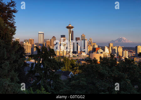 Seattle skyline at sunset from Kerry Park, with Moint Rainier in the background. Seattle, WA, USA. Stock Photo