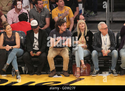 Celebrities watch the Boston Celtics defeat the Los Angeles Lakers at ...