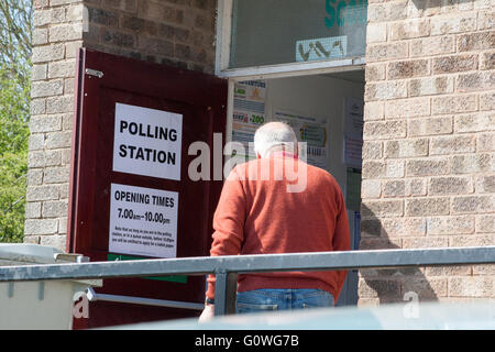 Oakham, Rutland, UK. 5th May, 2016. One of the polling stations in the county town of Oakham in Rutland where residents cast their votes for their preferred choice of candidate to be the new police and crime commissioner for Leicestershire and Rutland. Credit:  Jim Harrison/Alamy Live News Stock Photo