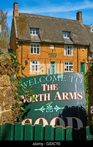 The North Arms in Wroxton, Oxfordshire is a closed pub. Stock Photo