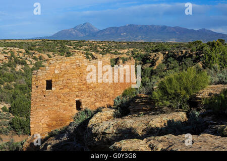 twin towers at hovenweep national monument, utah, with sleeping ute mountain in the distance (colorado) Stock Photo