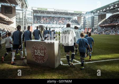 Denmark, Copenhagen, May 5th 2015. FC Copenhagen won its second Danish Cup on the trot following a 2-1 victory over AGF Aarhus yesterday evening at Parken Stadium. The two teams enter Telia Parken. Credit:  Samy Khabthani//Alamy Live News Stock Photo