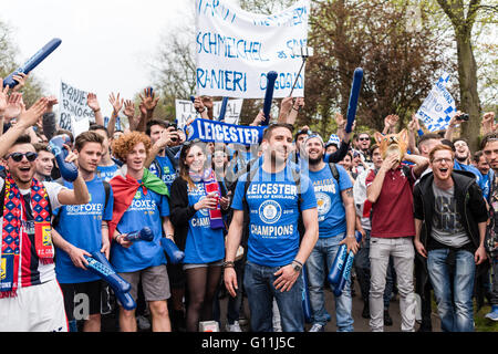 Leicester,UK,07th May 2016.Up to 1000 Italian super-fans of Leicester City manager Claudio Ranieri are descending on Leicester to party as the club lifts the Premier League Trophy today. The game between Leicester city and Everton ended in a 3-1 win for the foxes. Fans were celebrating around the city centre well into the night . Italian fans gather on Leicester park chanting . Credit:  Ian Francis/Alamy Live News Stock Photo