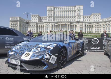Bucharest, Romania. 7th May, 2016. Super cars participating the rally Gumball 3000 from Dublin to Bucharest are presented in front of Romanian Parliament in Bucharest, Romania, May 7, 2016. © Gabriel Petrescu/Xinhua/Alamy Live News Stock Photo