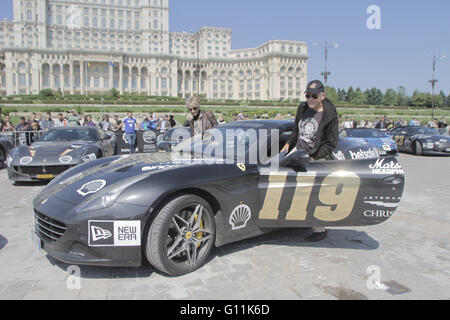 Bucharest, Romania. 7th May, 2016. Super cars participating the rally Gumball 3000 from Dublin to Bucharest are presented in front of Romanian Parliament in Bucharest, Romania, May 7, 2016. © Gabriel Petrescu/Xinhua/Alamy Live News Stock Photo