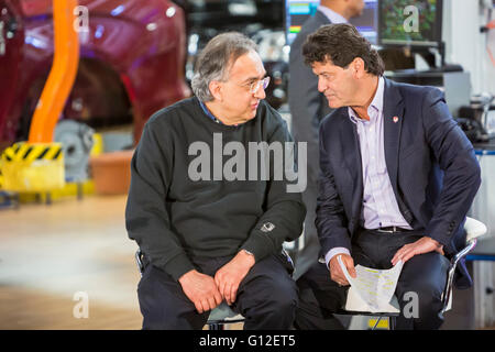 Windsor, Ontario Canada - Fiat Chrysler Automobiles CEO Sergio Marchionne (left) and Unifor President Jerry Dias. Stock Photo