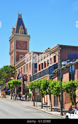 San Francisco, California: Ghirardelli Ice Cream and Chocolate Shop, the third-oldest chocolate company in the United States Stock Photo