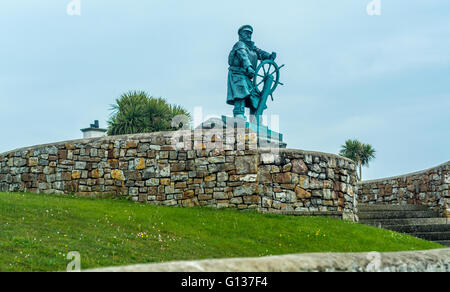 Richard Evans (lifeboatman) statue at Moelfre on Anglesey Stock Photo