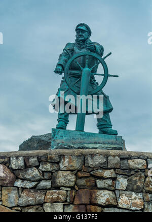 Richard Evans (lifeboatman) statue at Moelfre on Anglesey Stock Photo
