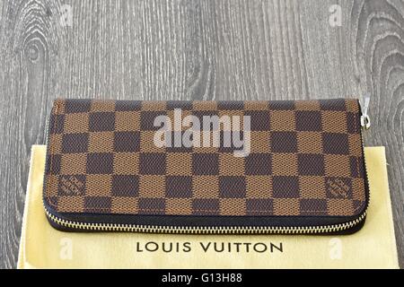 Philadelphia, Pennsylvania, USA - MAY 24, 2018: A Louis Vuitton box. Louis  Vuitton is a designer fashion brand known for its leather goods Stock Photo  - Alamy