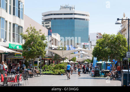 Pedestrianised Oxford Street, Bondi Junction, Sydney, New South Wales, Australia Stock Photo