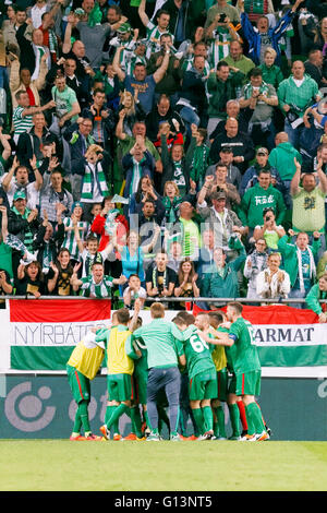 BUDAPEST, HUNGARY - MAY 7, 2016: The Team Of Ferencvarosi TC Celebrate With  The Goblet During The Hungarian Cup Final Football Match Between Ujpest FC  And Ferencvarosi TC At Groupama Arena On