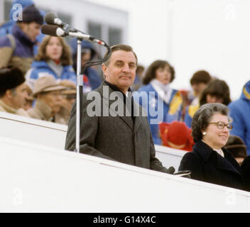 WALTHER MONDALE Vice President of the United States at the Olympic opening ceremonies in Lake Placid in 1980 Stock Photo