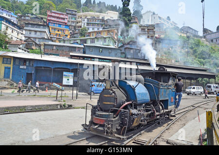 Steam Locomotive hauled Darjeeling Himalayan Railway at Darjeeling Station, Darjeeling, West Bengal Stock Photo