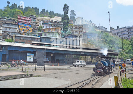 Steam Locomotive hauled Darjeeling Himalayan Railway at Darjeeling Station, Darjeeling, West Bengal Stock Photo