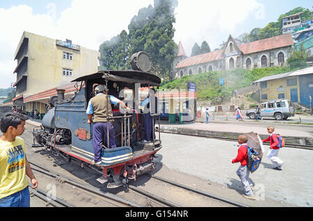 Steam Locomotive hauled Darjeeling Himalayan Railway at Darjeeling Station, Darjeeling, West Bengal Stock Photo