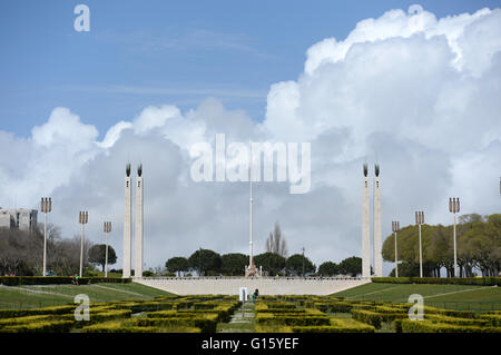Lisbon, Portugal. 12th Apr, 2016. The Monument to April 25th, the Carnation Revolution, in the Edward VII Park in Lisbon, Portugal, 12 April 2016. Photo: ANDREAS GEBERT/dpa/Alamy Live News Stock Photo