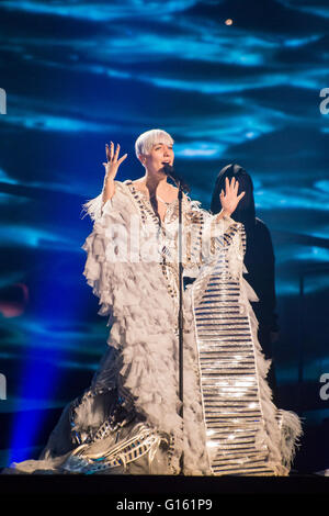 Stockholm, Sweden. 9th May. Nina Kralic performing 'Lighthouse' for Croatia. Stock Photo