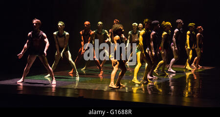 London, UK. 10 May 2016. 28 dancers from Rambert and the Rambert School of Ballet and Contemporary Dance perform a revial of A Linha Curva by Itzik Galili at Sadler's Wells Theatre. The Rambert Triple Bill  Murder, Mystery and a Party - A Linha Curva plus other works runs from 10 to 14 May 2016. Editorial Use Only. Credit:  Vibrant Pictures/Alamy Live News Stock Photo