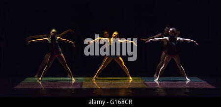 London, UK. 10 May 2016. 28 dancers from Rambert and the Rambert School of Ballet and Contemporary Dance perform a revial of A Linha Curva by Itzik Galili at Sadler's Wells Theatre. The Rambert Triple Bill  Murder, Mystery and a Party - A Linha Curva plus other works runs from 10 to 14 May 2016. Editorial Use Only. Credit:  Vibrant Pictures/Alamy Live News Stock Photo