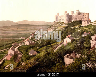 Harlech Castle, located in Harlech, Gwynedd, Wales, is a medieval fortification, constructed atop a spur of rock close to the Irish Sea. It was built by Edward I during his invasion of Wales between 1282 and 1289. During the 15th century Wars of the Roses Stock Photo