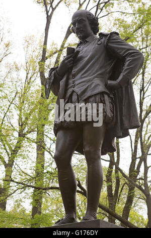 Statue of William Shakespeare at Central Park in New York City, USA. The bronze statue was sculpted by John Quincy Adams Ward. Stock Photo