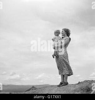 Two Children of Family Living on Grazing Land Project, Oneida County, Idaho, USA, Arthur Rothstein for Farm Security Administration, May 1936 Stock Photo