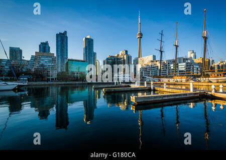 Marina and the downtown skyline, seen at the Harbourfront in Toronto, Ontario. Stock Photo