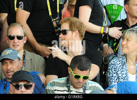 Orlando, Florida, USA. 10th May, 2016. Britain's Prince Harry watches the competition at the 2016 Invictus Games at the ESPN Wide World of Sports Complex in Orlando, Florida on May 10, 2016. The five day multi-sport event for wounded, injured, or sick armed services personnel, includes 500 competitors from fourteen countries. Prince Harry launched the first Invictus Games in 2014 in London, England. Credit:  Paul Hennessy/Alamy Live News