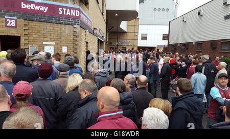 London, England. 10th May 2016.  West Ham United fans queuing at the turnstiles to enter the stadium to witness the last game at the Boleyn Ground.  Milton Cogheil/Alamy Live News