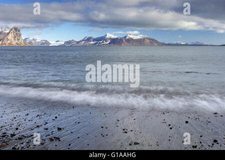 Coastline along Gashamna / Goose Bay, Hornsund, Svalbard / Spitsbergen, Norway Stock Photo