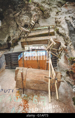 Hanging coffins in Sagada, northern Luzon Stock Photo