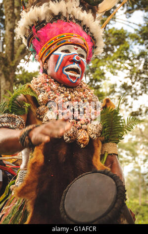 Highlands tribe in Piaya village, Papua New Guinea Stock Photo