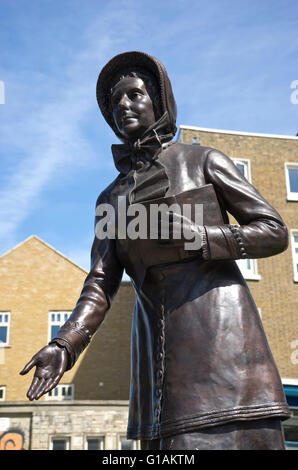 Statue of Salvation Army founder's wife, Catherine Booth in east London, UK Stock Photo